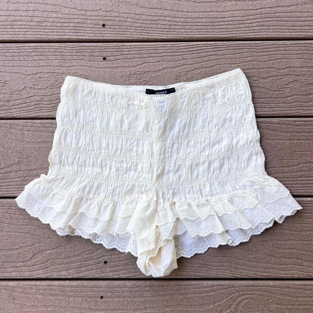 Forever 21 White Cream Bloomer Shorts Size Small Preppy Boho Festival